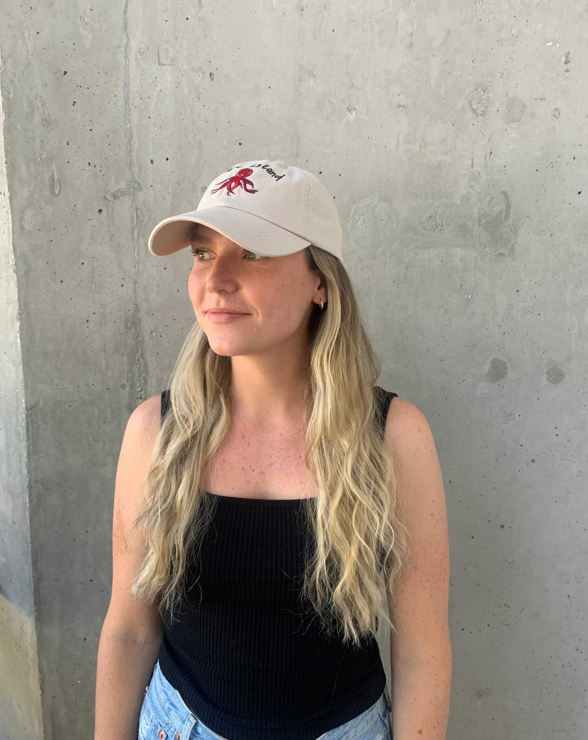 'Pacific Red Giant' Dad Hat – 'Pacific Red Giant' dad hat featuring an embroidered marine-inspired design, perfect for island adventurers.